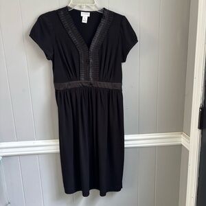 Motherhood Maternity Black Short Sleeve V-Neck Dress. Size Small. Pre-Owned EUC